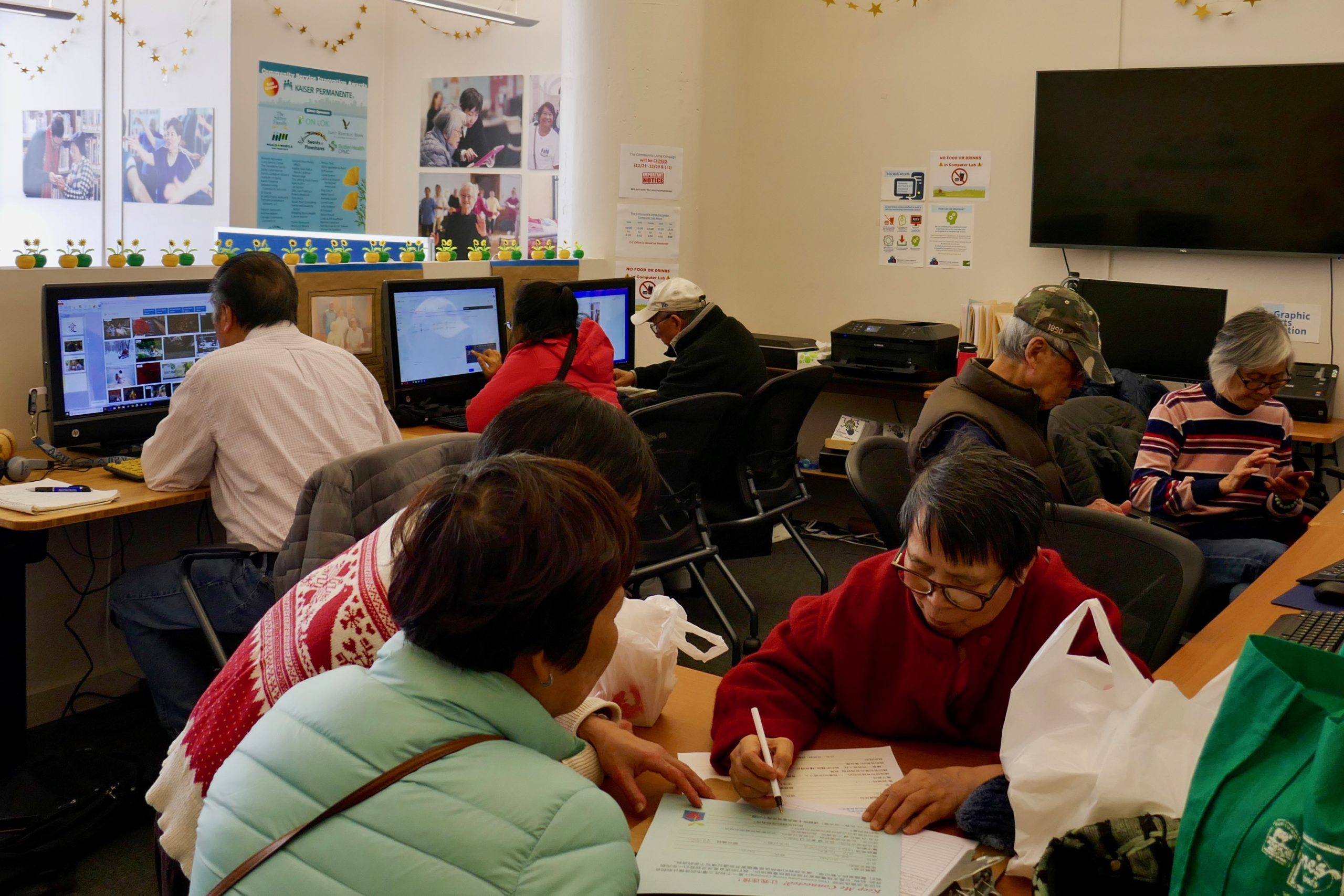 Chinese-language technology tutoring for older adults